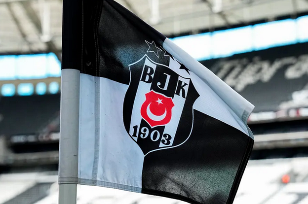 Beşiktaş'ta flaş ayrılık: Yıldız golcü veda etti!