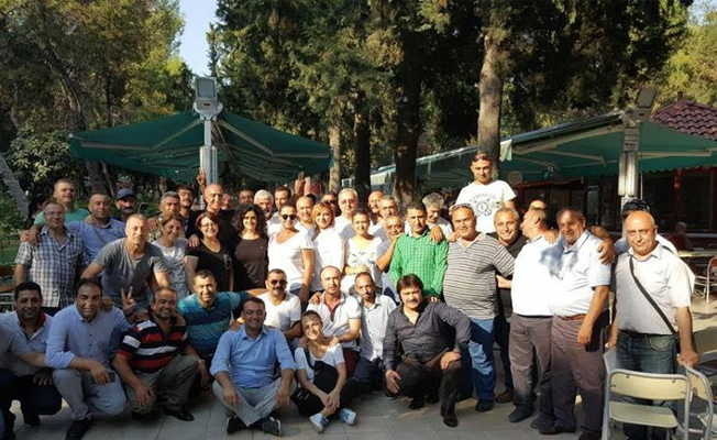 Bornova Belediyesi'nde grev pankartları indi...