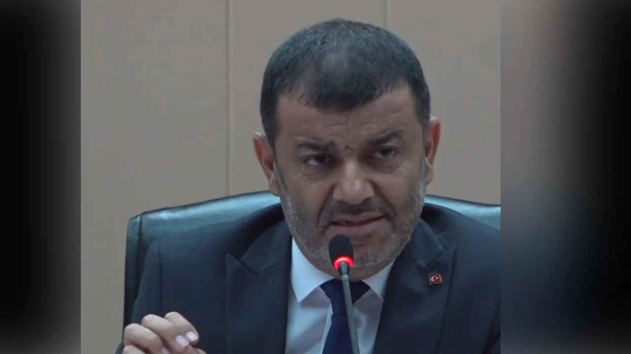 AKP'li Başkan özel hizmetçisini devlet memuru yaptı