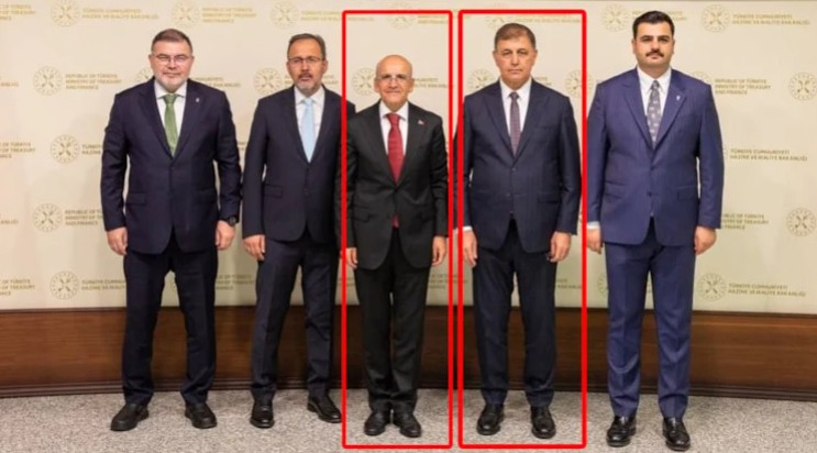 İzmir Büyükşehir Belediye Başkanı Cemil Tugay'dan "AKP'ye geçeceği" iddialarına flaş yanıt!