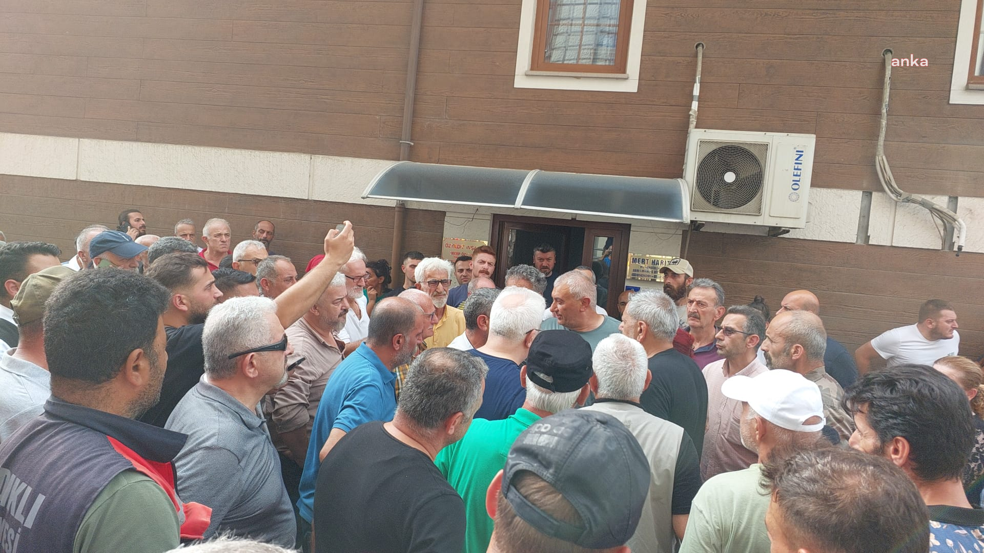 Uyuşturucu çetesi Belediye Başkanı'na saldırdı: Önce yumruk attı, sonra ısırdı!