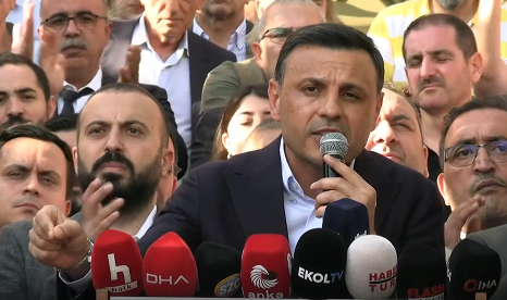 Özgür Çelik, Bayrampaşa'da açıkladı: İftira attılar, şantaja başladılar, ölümle tehdit ettiler...