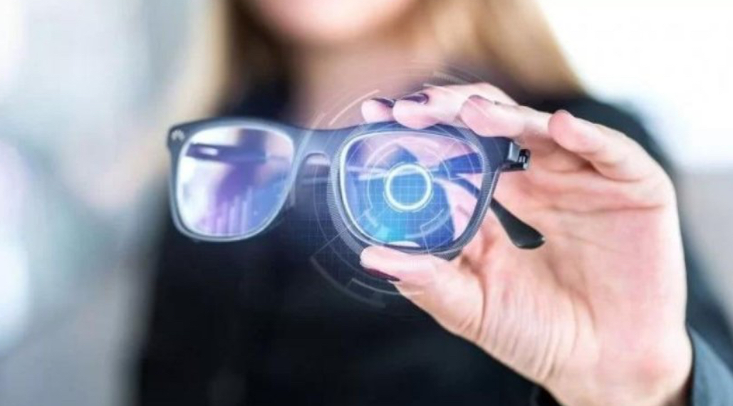 Akıllı Telefon, Akıllı Bileklik, Akıllı Saat derken Akıllı Gözlük için geri sayım başladı!