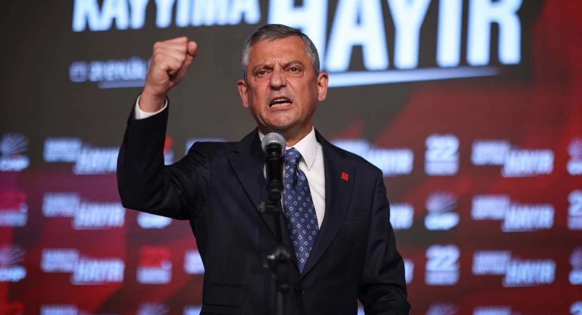 CHP’nin 22'nci Olağanüstü Kurultayı: Özgür Özel geçerli oyların tamamını alarak güven tazeledi!