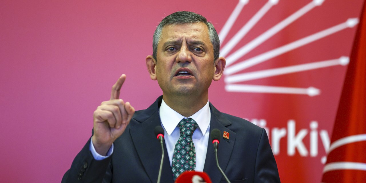 Özgür Özel: Erdoğan canlı yayında ayarı versin, kendisini havalimanında karşılamaya giderim!