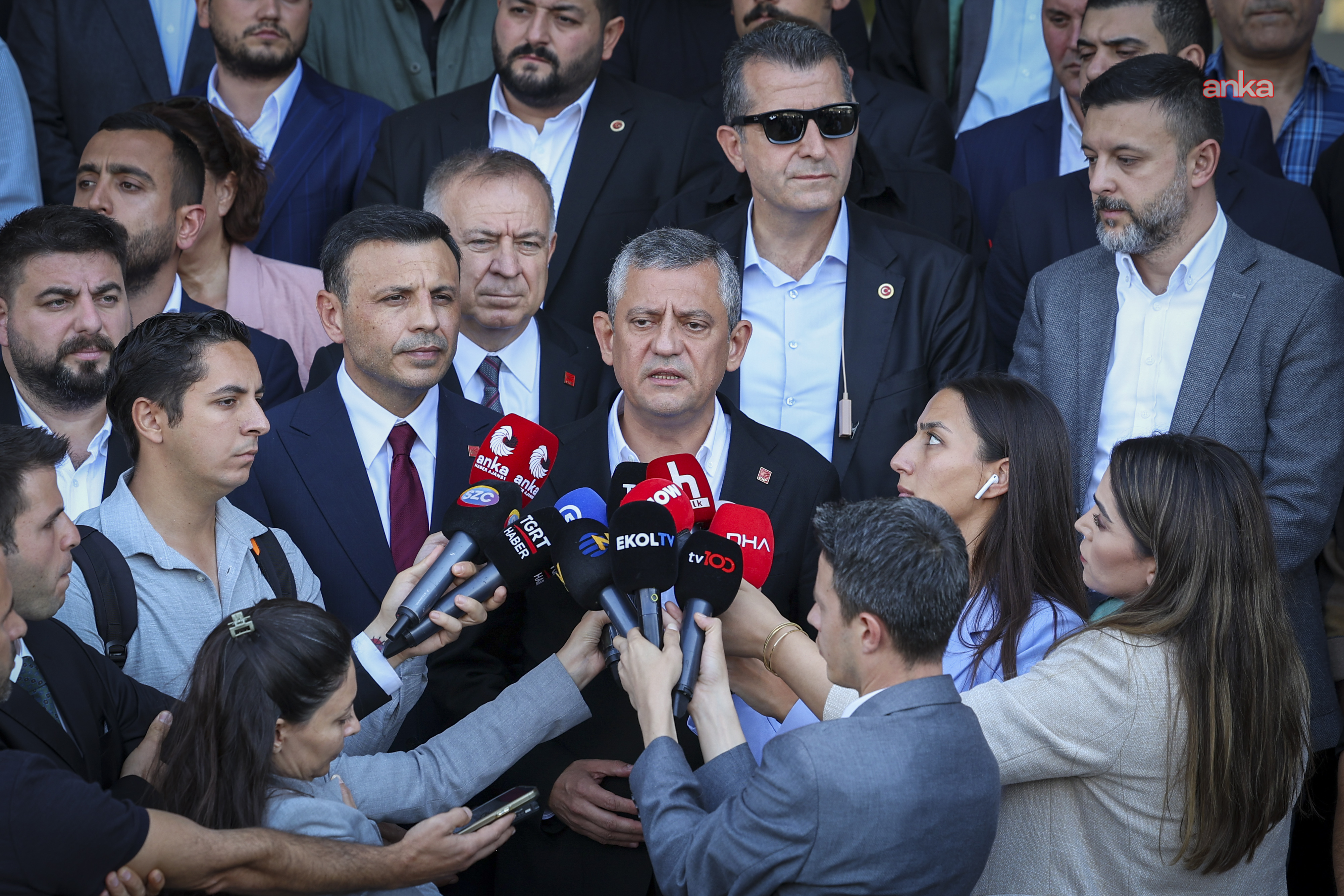 “Özgür Çelik’e baş eğdiremediler, kumpas kuruyorlar”