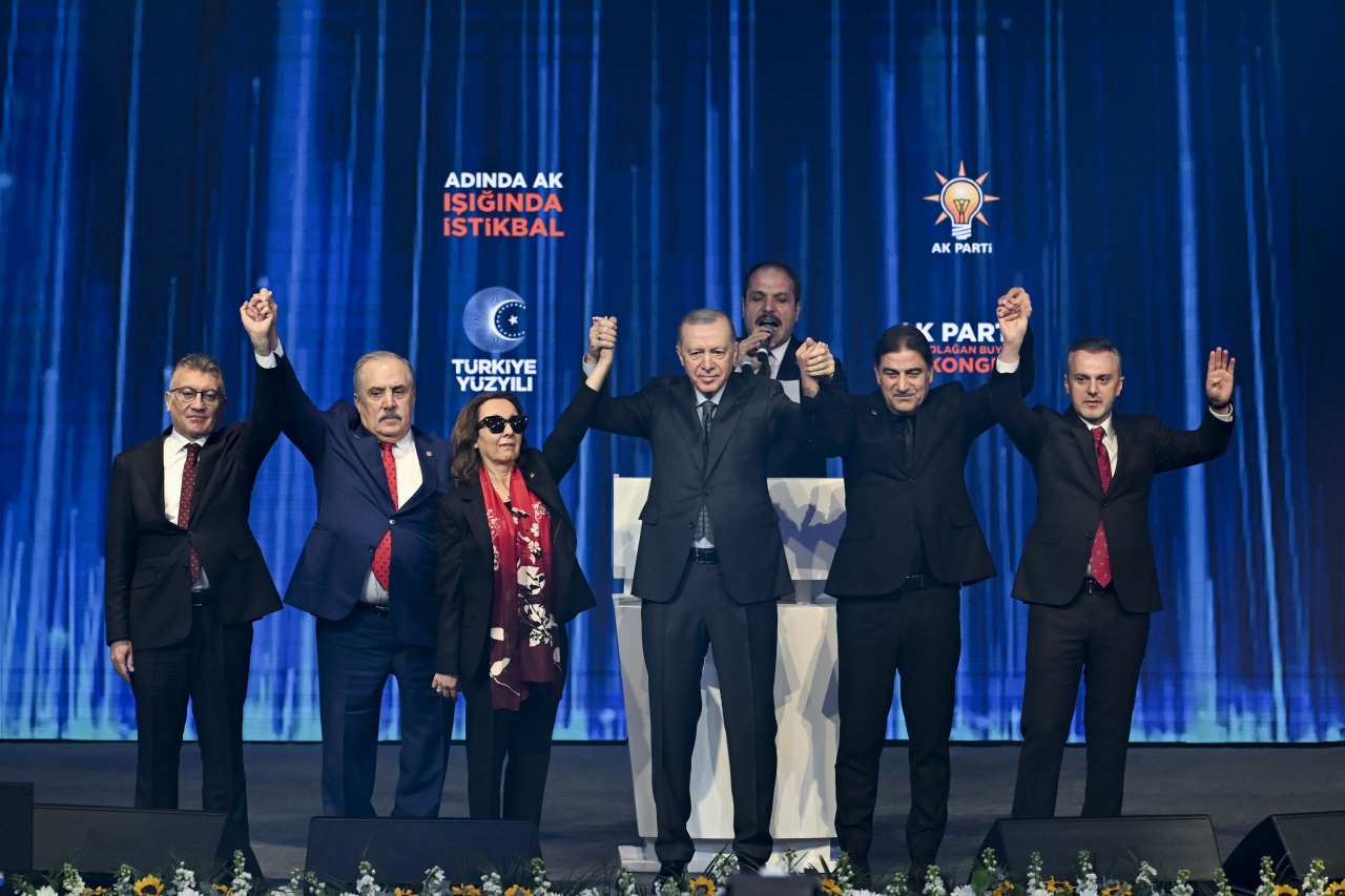 AKP 3 milletvekilini transfer ediyor!