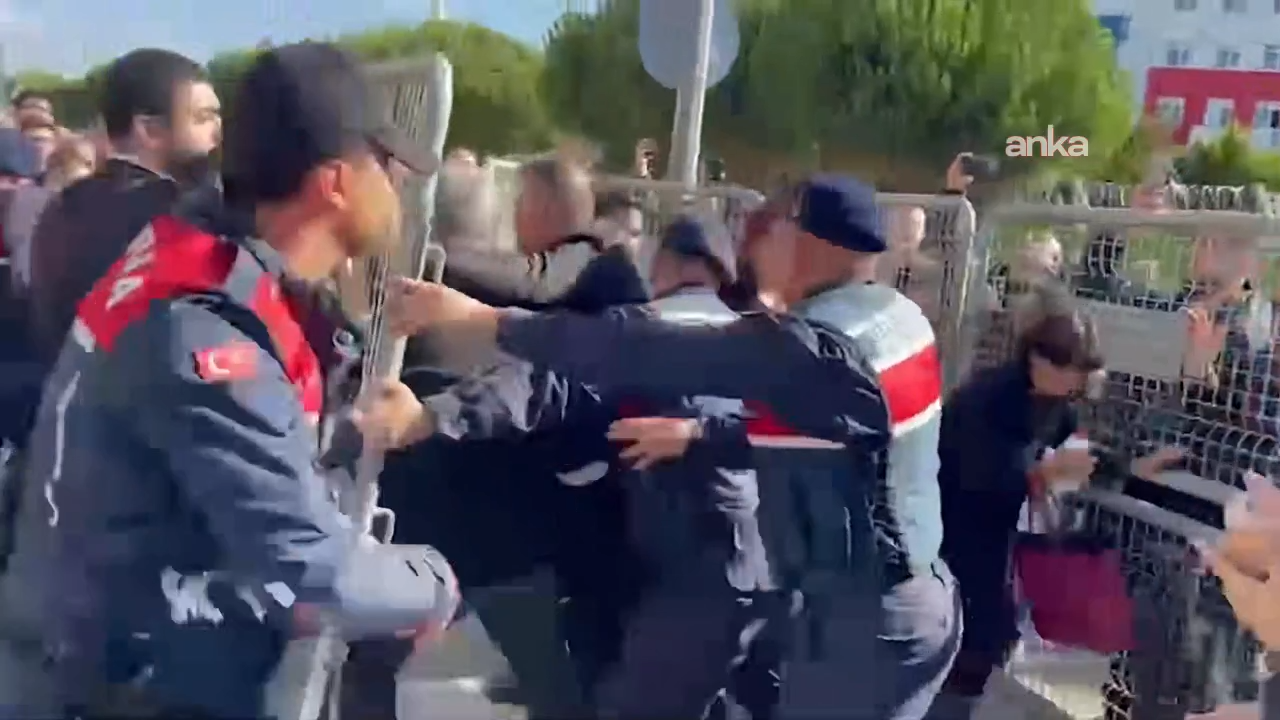 İmamoğlu'nun "Diploma davası" duruşmasında vatandaşa eziyet: Ezilme tehlikesi geçirenler oldu...