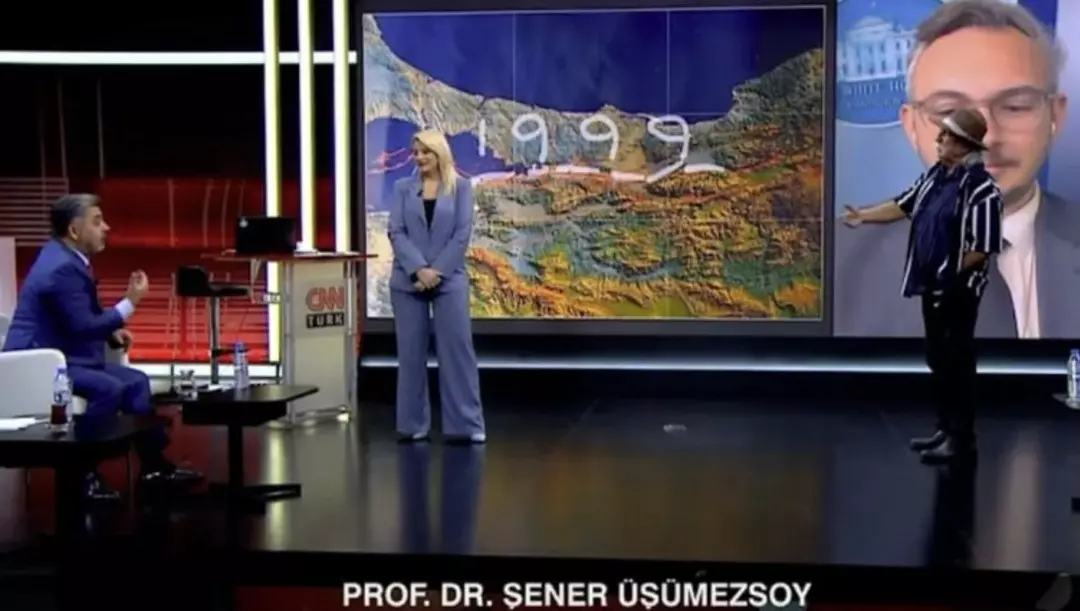 Şener Üşümezsoy canlı yayında isyan etti! 'Yahu yeter be...'
