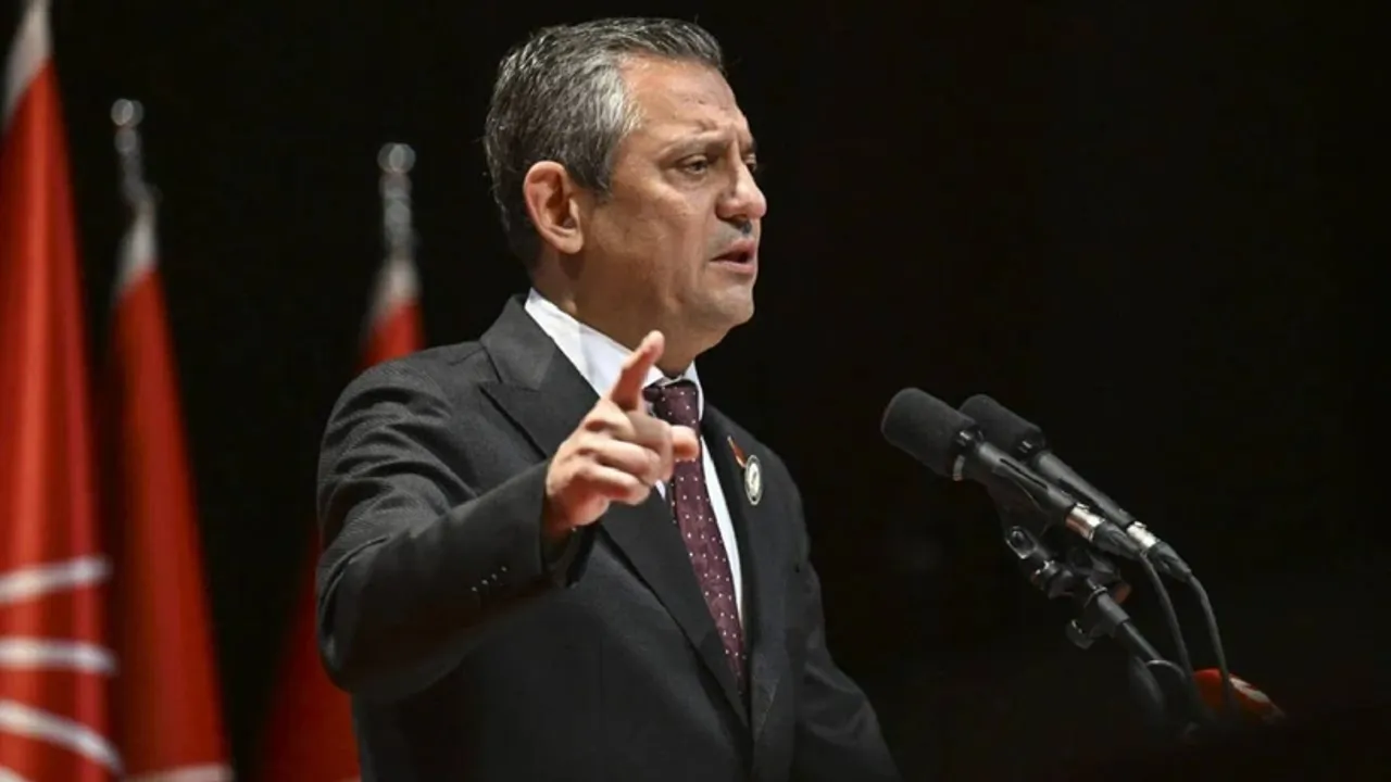 “Adam yollayıp iftira attırmak istemişler” – Özel’den Böcek iddialarına sert tepki!