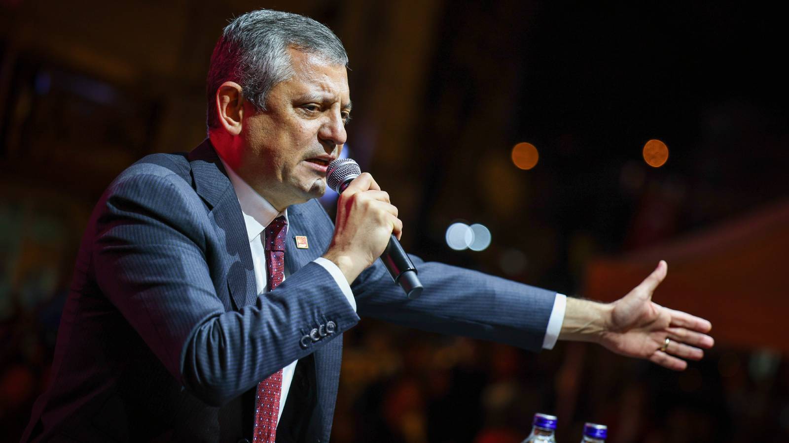 Bahis skandalı: Özel’den çarpıcı iddia – Kuzey Kıbrıs’tan biri 5,5 milyonluk kırmızı karta bahis...