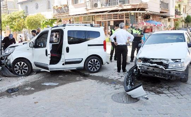 Manisa'da dehşet kaza: 2'si çocuk 8 yaralı