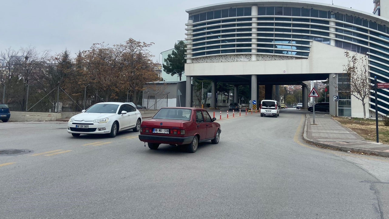 Esnaf Rahatsız: Hız Yapan Araçlar Tehlike Saçıyor!