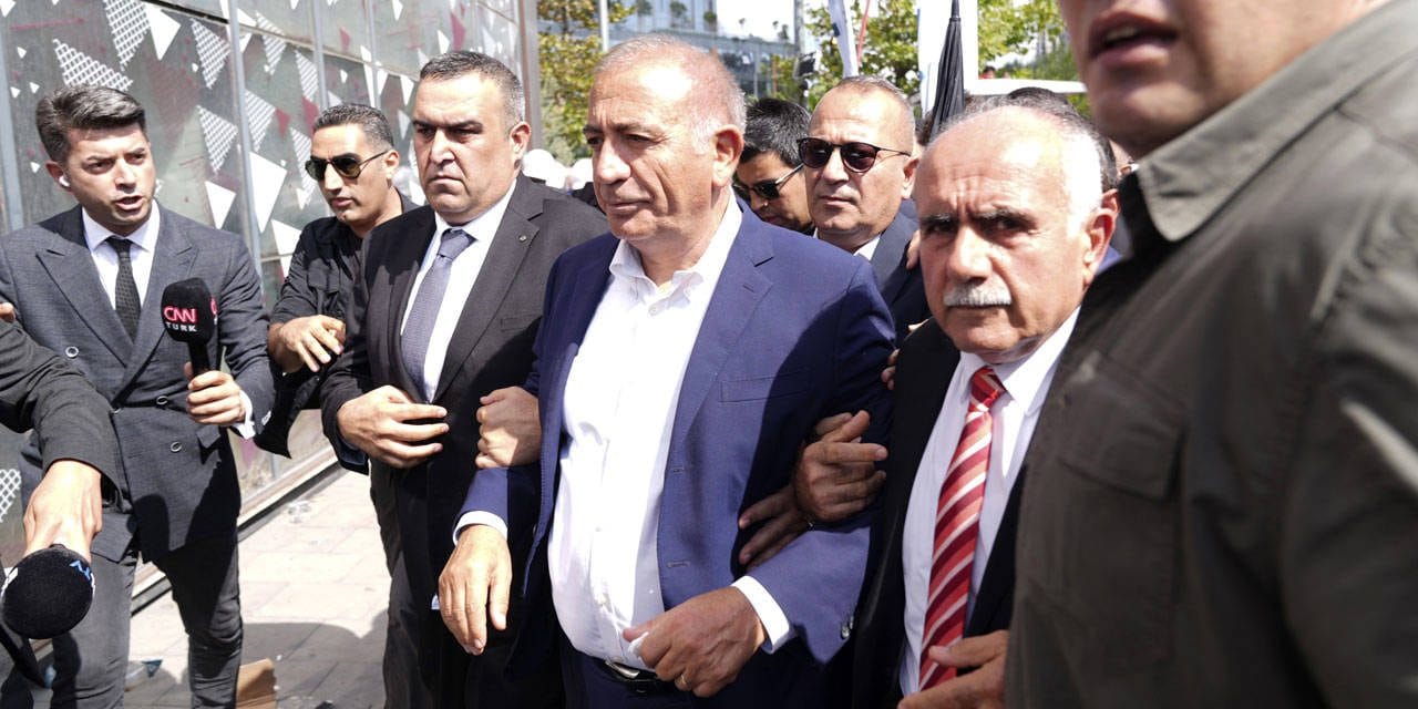 Gürsel Tekin'den yeni hamle: Bankalardan doküman istedi!