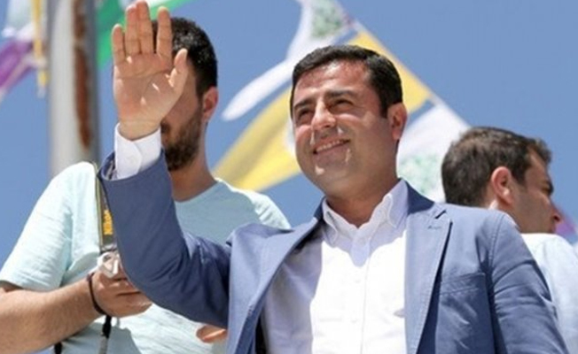 Demirtaş'ın yeni şiiri: Şengal'in Yiğit Çocuklarına!