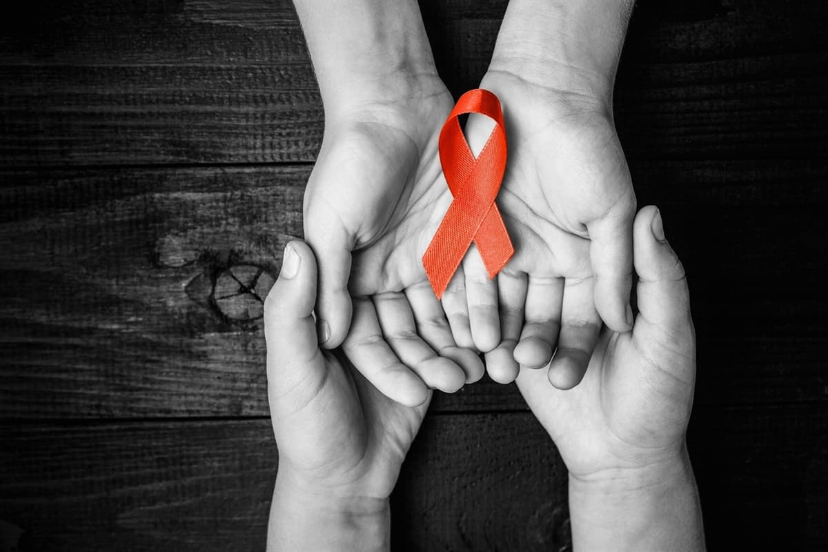 AIDS(HIV) Virüsü Alarmı: Uzmanlar Bulaşma Yollarına Karşı Uyarıyor