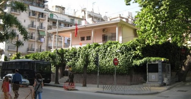 Türkiye'nin Selanik Başkonsolosluğu'na molotoflu saldırı