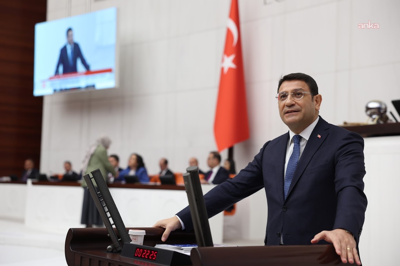 2026 bütçesi gerilim yarattı: DEVA’lı Şahin’den iktidara “Yargının ruhuna Fatiha okuyun” çıkışı!