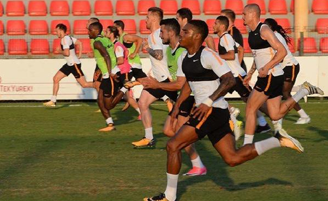Galatasaray antremanda hız kesmiyor