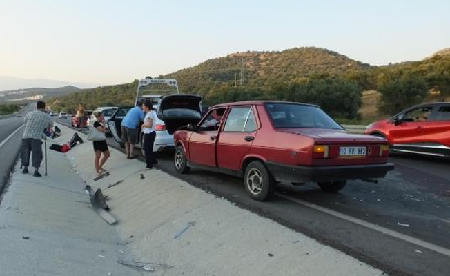 Balıkesir'de kaza, 8 kişi yaralandı