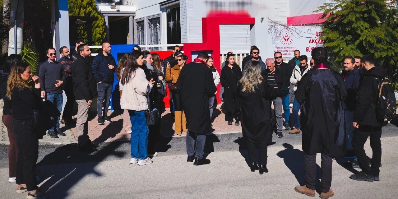 Karne almaya gittiler, okulun iflas ettiğini öğrendiler: Paraları da yandı