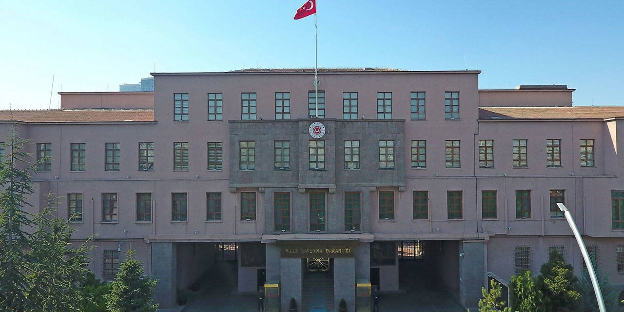 MSB'den 'Türk bayrağı' açıklaması: 'Organize bir provokasyon, failleri tespit edildi'
