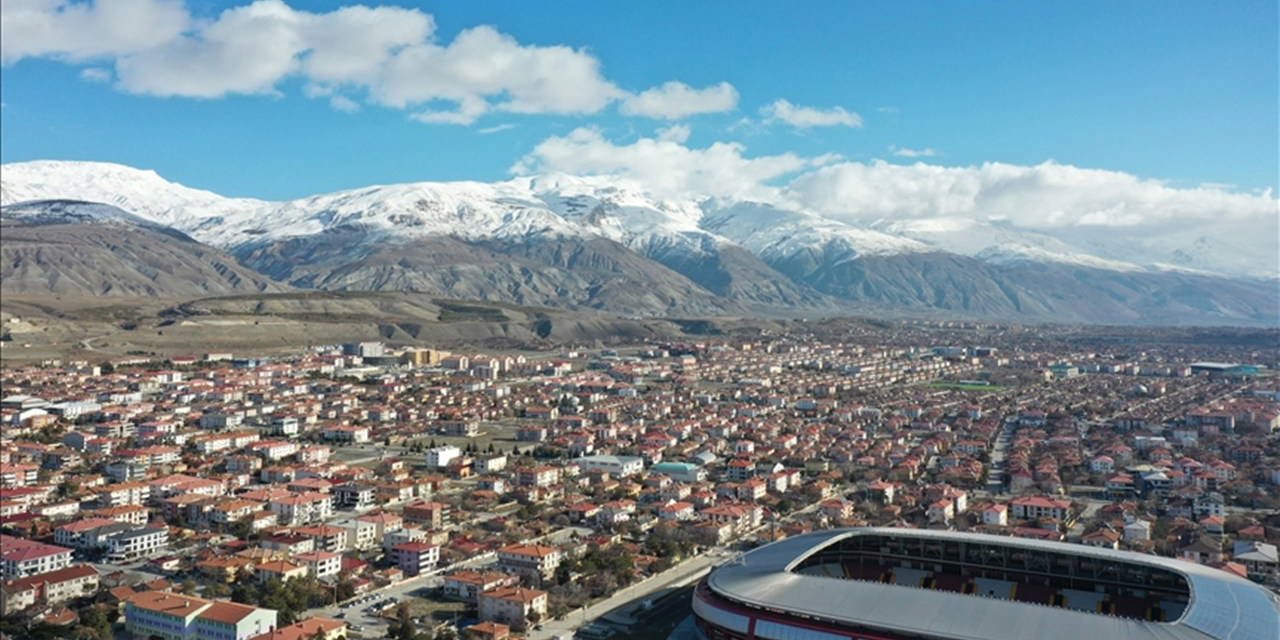 Erzincan'da 4.9 büyüklüğünde deprem