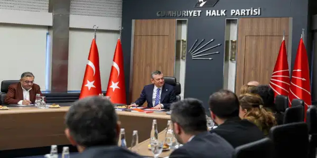 CHP Genel Merkezi'nde dikkat çeken buluşma