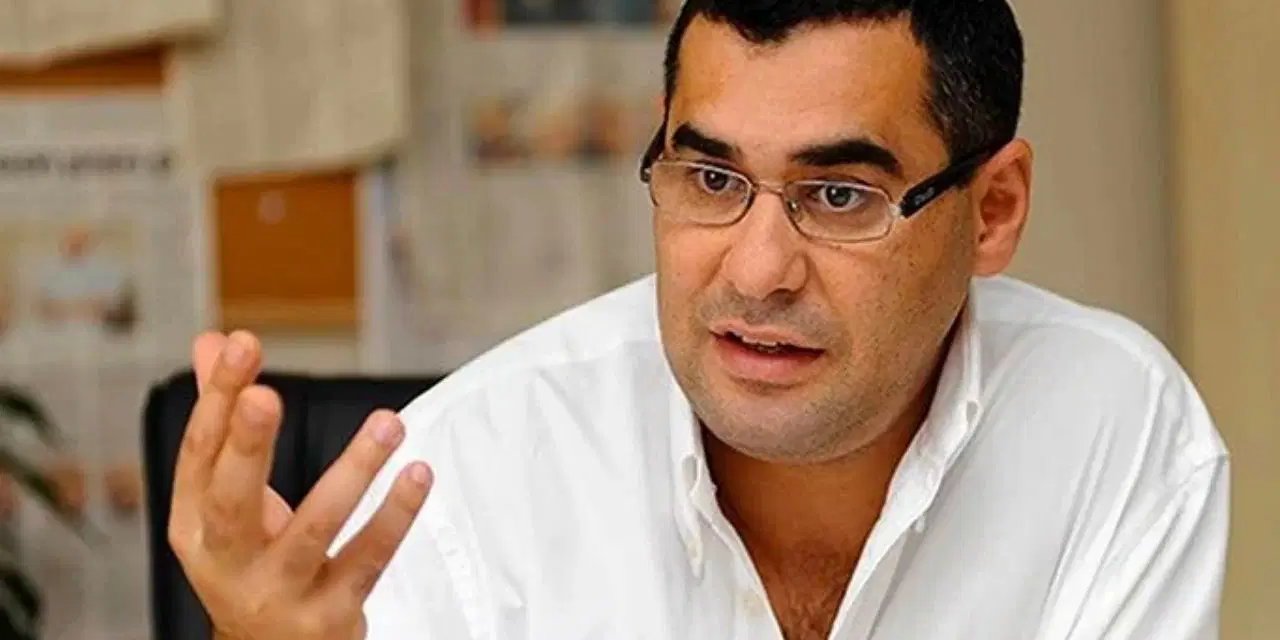 Tutuklu gazeteci Enver Aysever'e bir garip iddianame