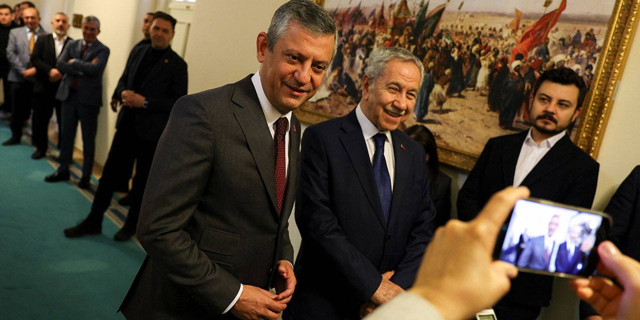 Özgür Özel'den Bülent Arınç'a ziyaret: İBB davası sorusuna verilen yanıt dikkat çekti