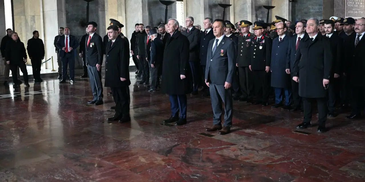 Mansur Yavaş, Anıtkabir'i ve Cebeci Şehitliği’ni ziyaret etti