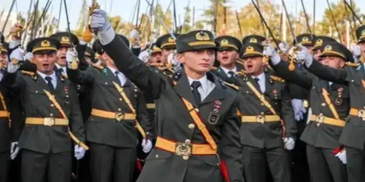 Ebru Eroğlu'ndan sonra iki teğmene daha ret!