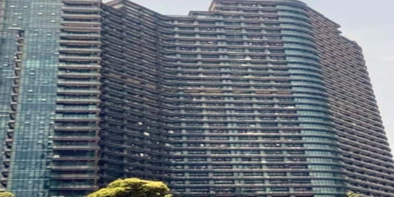 Tek binada 20 bin kişi! İçine giren günlerce dışarı çıkmıyor