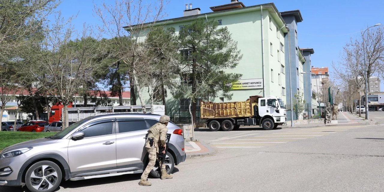 Şanlıurfa'da liseye silahlı saldırı: Rastgele ateş açtı çok sayıda kişiyi yaraladı!