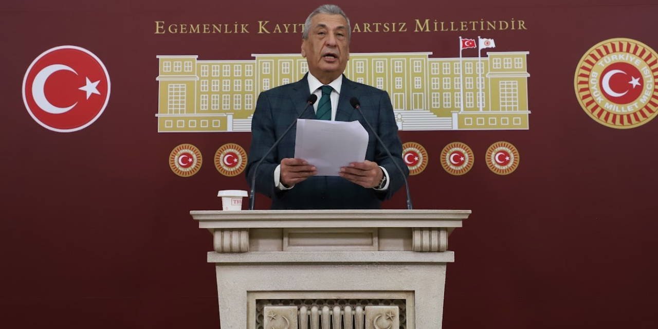 CHP'li Öztürkmen'den Bakan Tekin'e istifa çağrısı: 'Okullar can derdinde Yusuf Tekin tarikat peşinde'