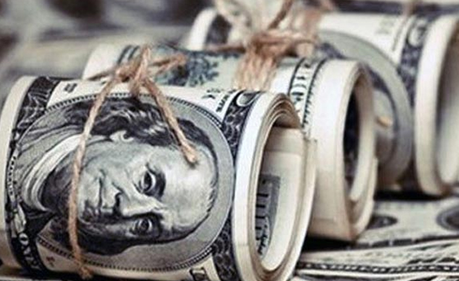 Fed'in faiz kararı öncesi, dolar üç buçuk