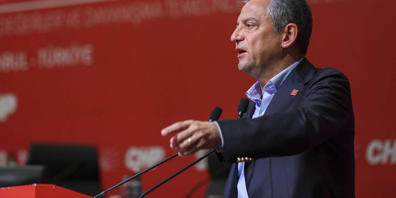 Özgür Özel, 'Küresel İlerici Seferberlik' toplantısı için Barselona'da: 'Bugün o hayal gerçekleşiyor!'