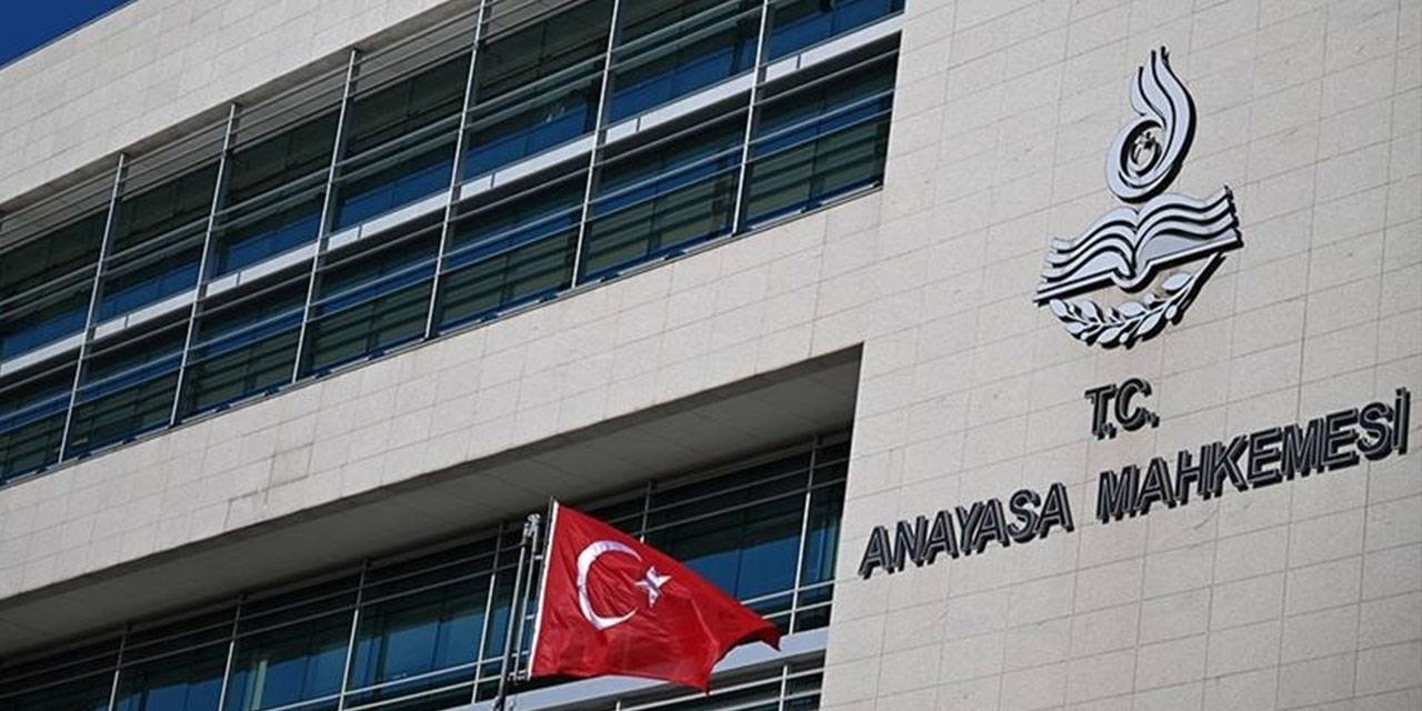 AYM'den 11 siyasi parti hakkında karar