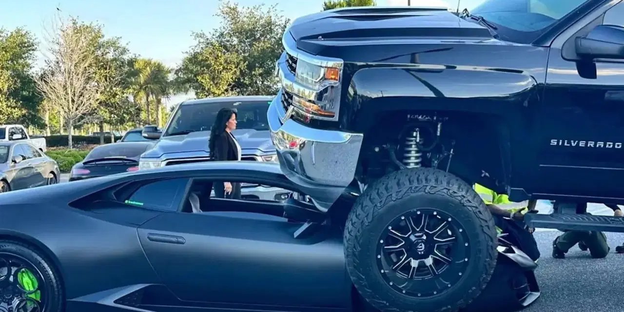 340 bin dolarlık Lamborghini’yi kamyonuyla ezdi... 'Fark etmedim bile!'
