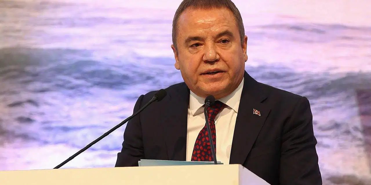 Muhittin Böcek ile oğlu ve gelinin mal varlıklarına el konuldu