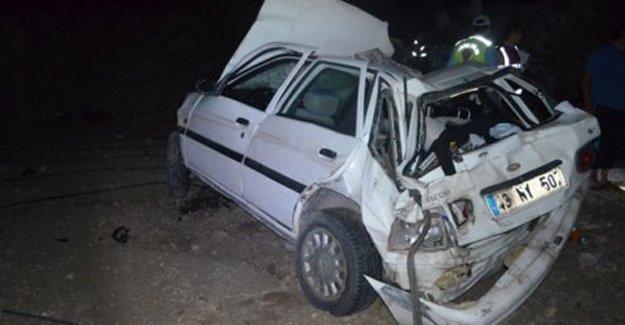 Araç uçuruma yuvarlandı: 2 ölü, 2 yaralı