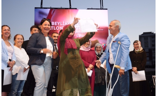 Beylikdüzü'nde kursiyerler sertifikalarını aldı