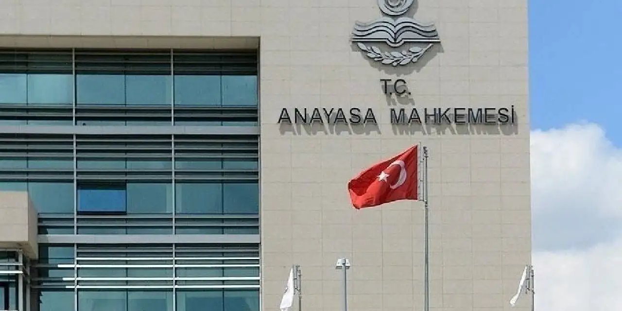 AYM'den nafaka kararı: Düzenleme iptal edildi!
