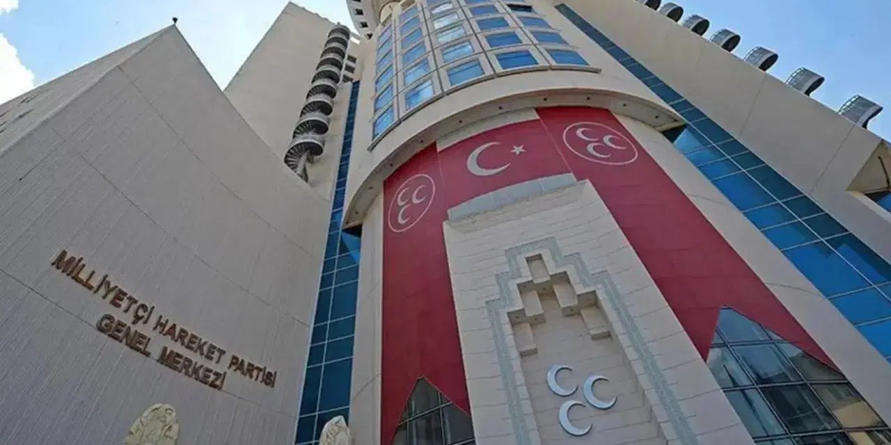 MHP’de 2 ilçe başkanı görevinden istifa etti