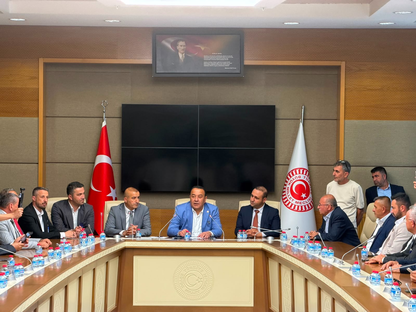 CHP Ankara Milletvekili Adnan Beker ulaşım Esnafını TBMM'de Buluşturdu