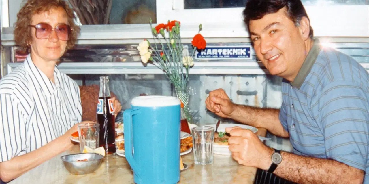 Deniz Baykal'ın eşi Olcay Baykal hayatını kaybetti