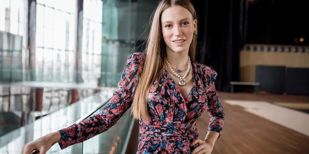 Serenay Sarıkaya’dan milyonluk reklam anlaşmaları