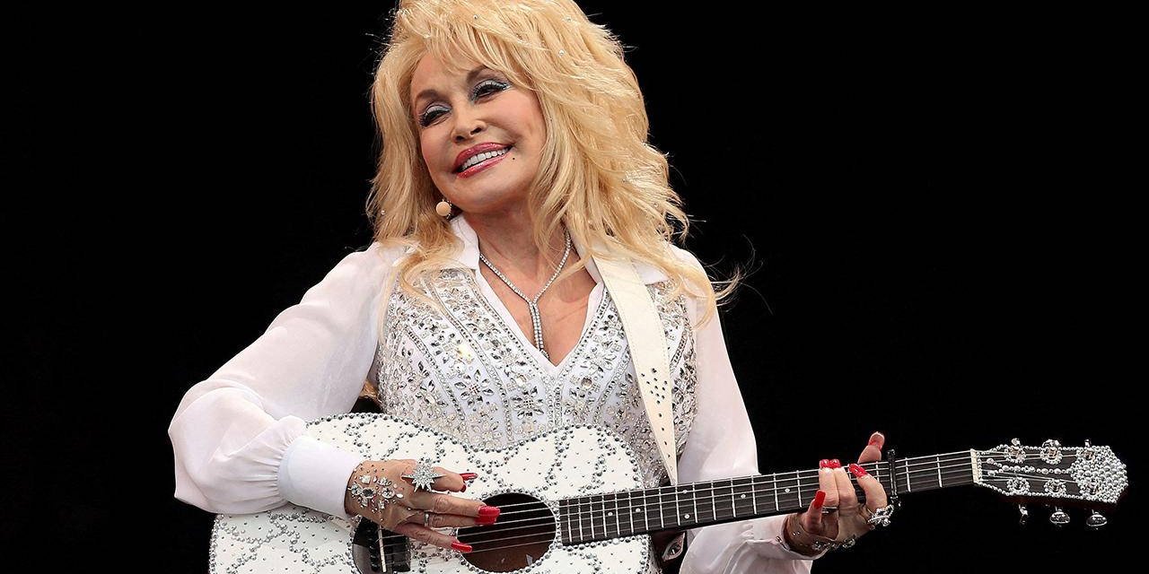 Dolly Parton aile arasında düzenlenen özel törenle son yolculuğuna uğurlandı
