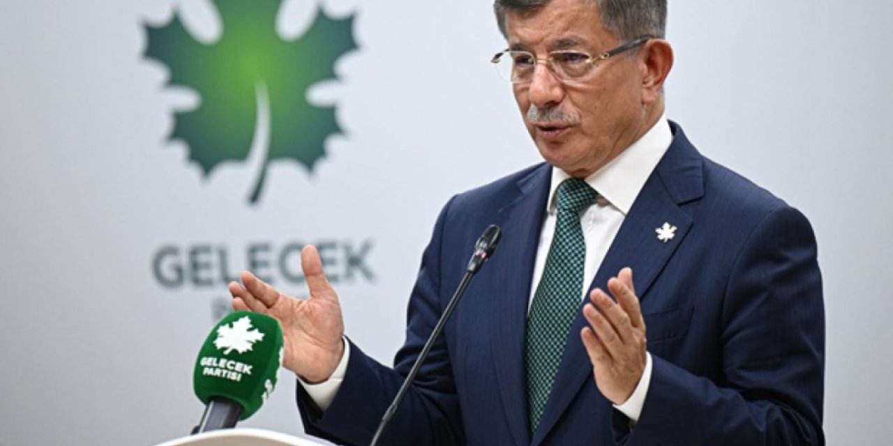 Ahmet Davutoğlu hakkında 'Cumhurbaşkanına hakaret' soruşturması