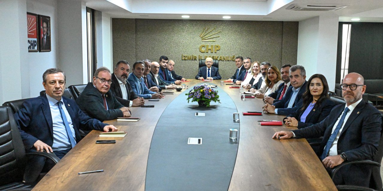 CHP’de İzmir mesaisi: Kemal Kılıçdaroğlu’na coşkulu karşılama